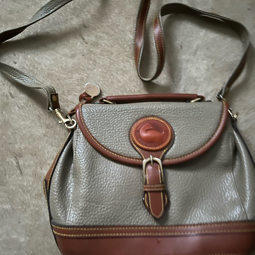 VINTAGE Dooney & BOURKE Preloved in Great Condition.